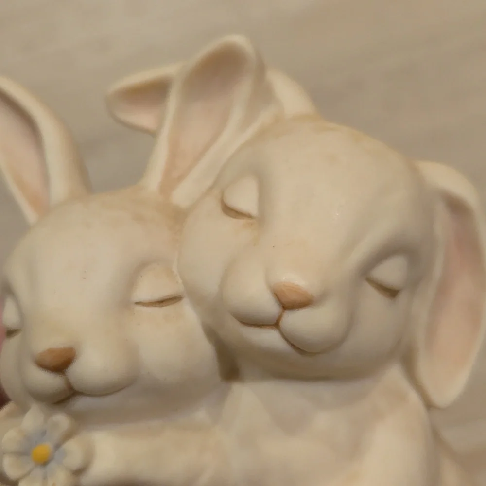 Homco Vintage 1990 "He Loves Me" Ceramic Cream Hugging Cuddle Bunnies - Picture 5 of 8